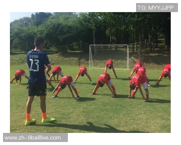 幼儿足球训练的乐趣与技巧培养探索，让孩子在运动中快乐成长